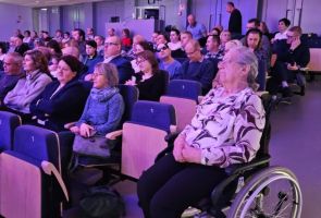 Powiększ zdjęcie: publiczność podczas Gali Laureatów