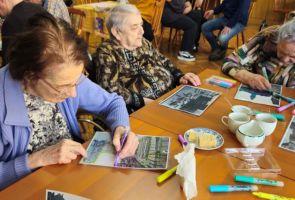 Powiększ zdjęcie: Mieszkańcy i podczas warsztatów